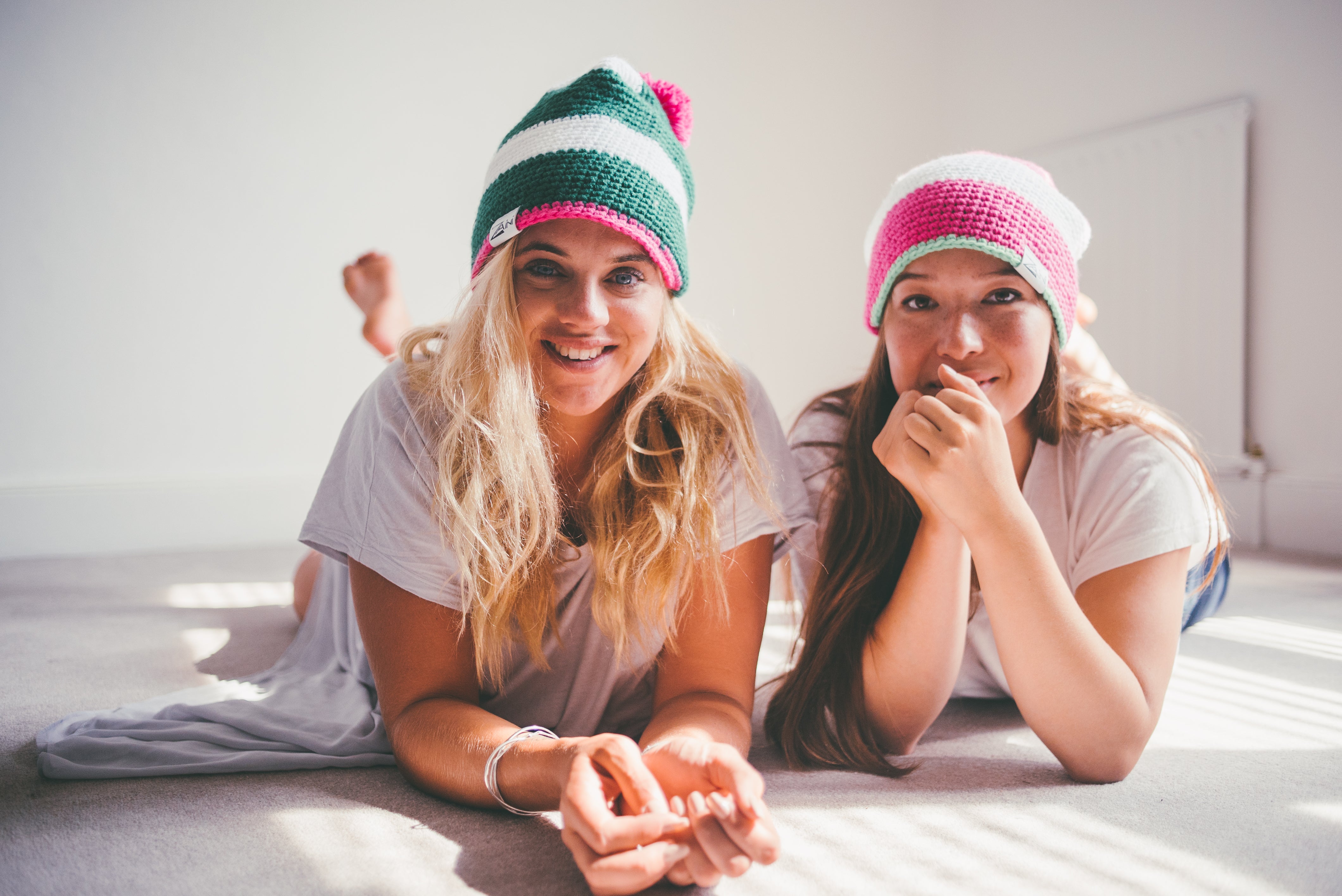 How to wear a bobble hat on sale